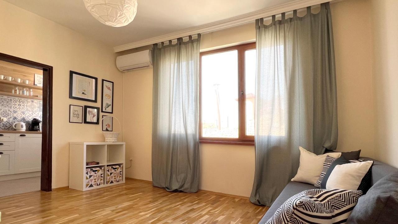 Lovely Apartment With Balcony In Pomorie Old Town By Flat Mаnаger Εξωτερικό φωτογραφία